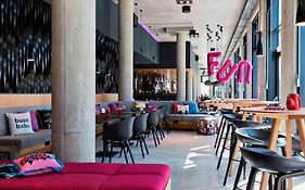 Moxy Vienna Airport Hotel